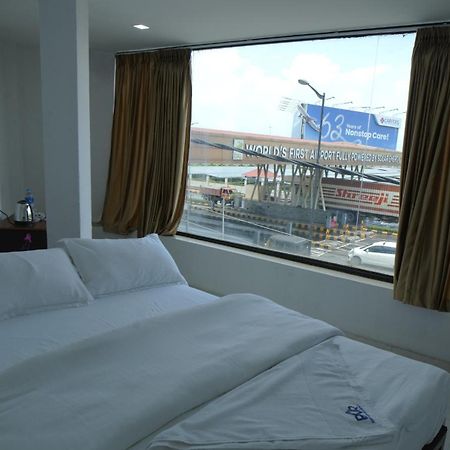 Port View Residency Pvr 호텔 니둠바서리 외부 사진