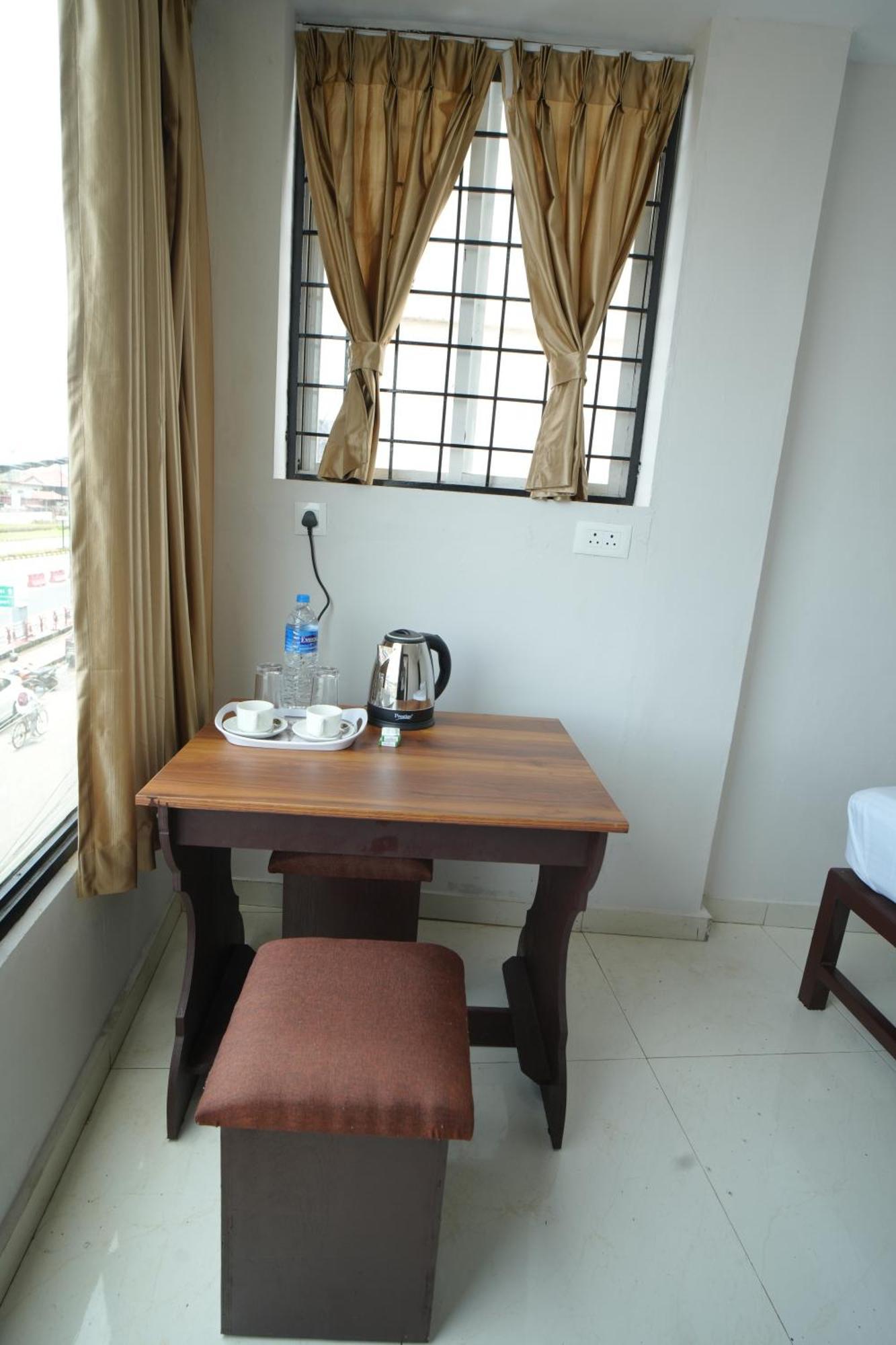 Port View Residency Pvr 호텔 니둠바서리 외부 사진
