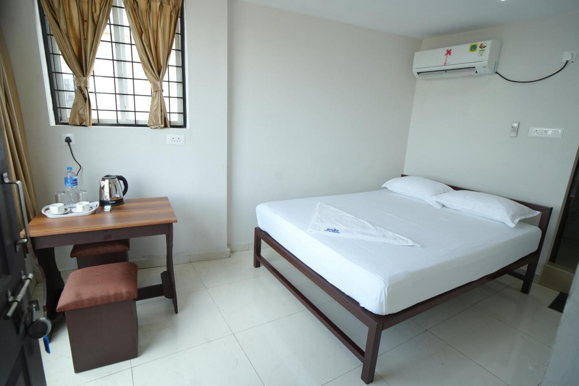 Port View Residency Pvr 호텔 니둠바서리 외부 사진