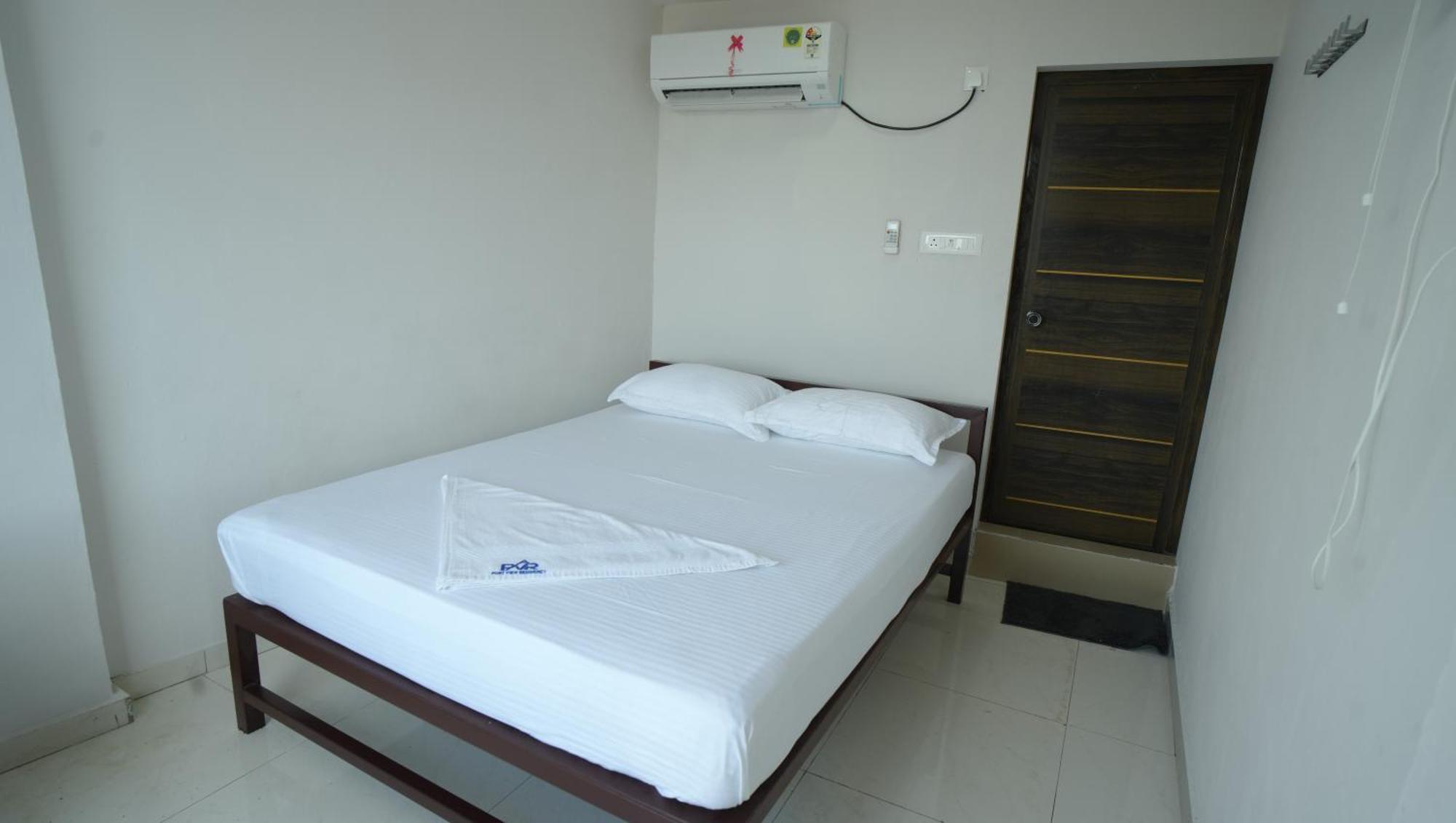 Port View Residency Pvr 호텔 니둠바서리 외부 사진
