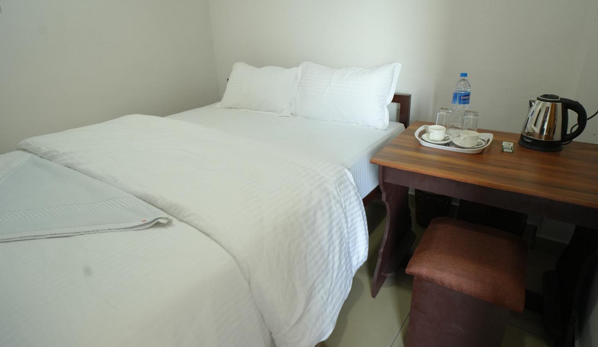 Port View Residency Pvr 호텔 니둠바서리 외부 사진