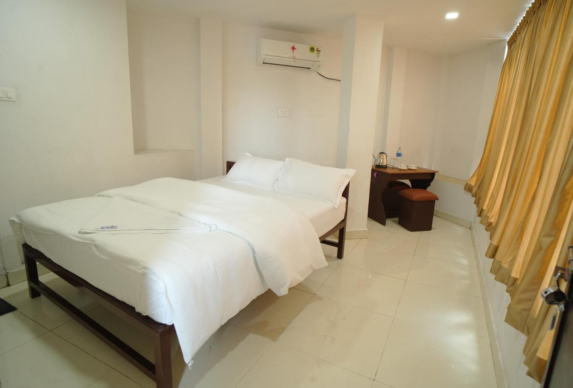 Port View Residency Pvr 호텔 니둠바서리 외부 사진