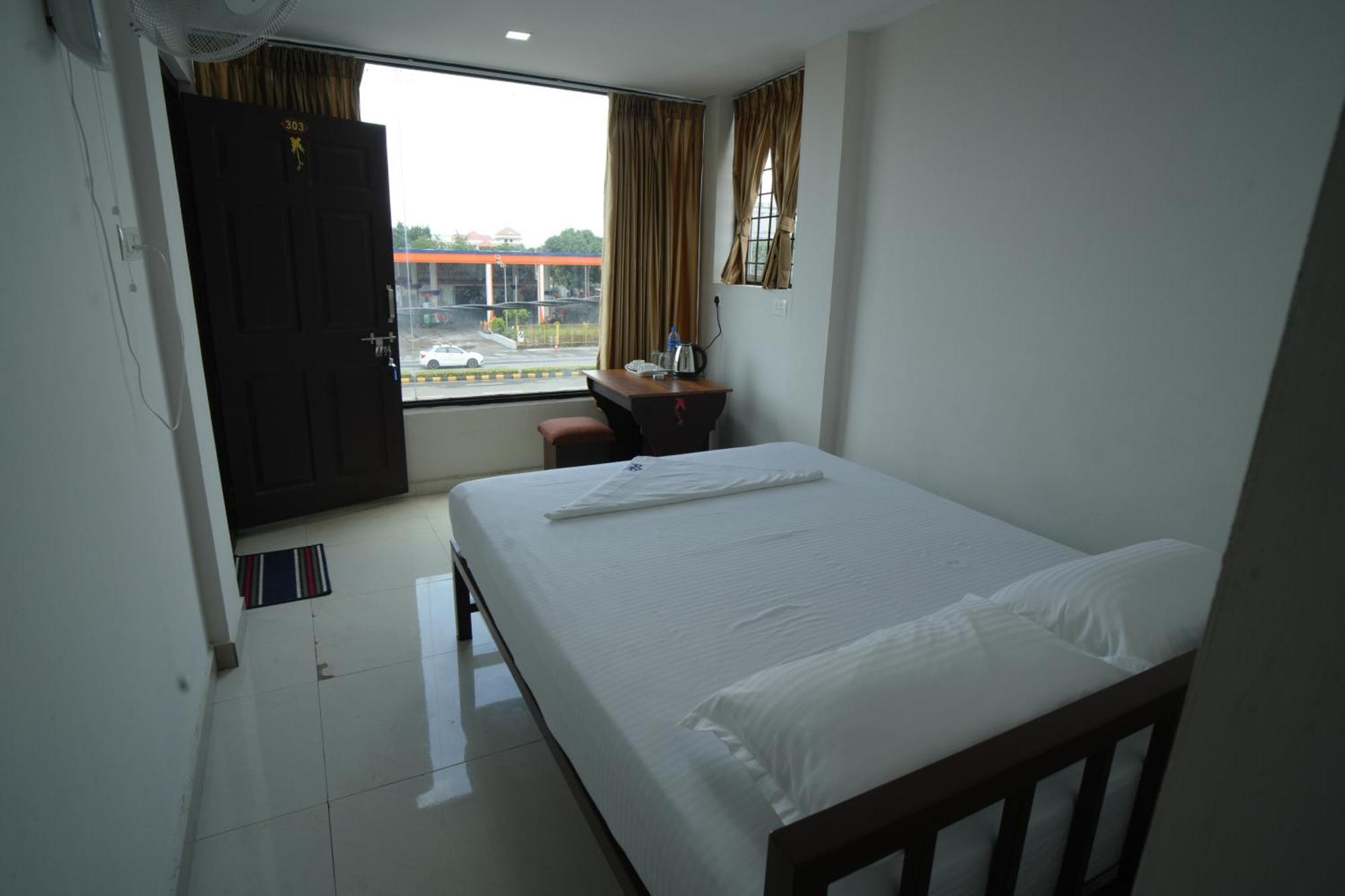 Port View Residency Pvr 호텔 니둠바서리 외부 사진