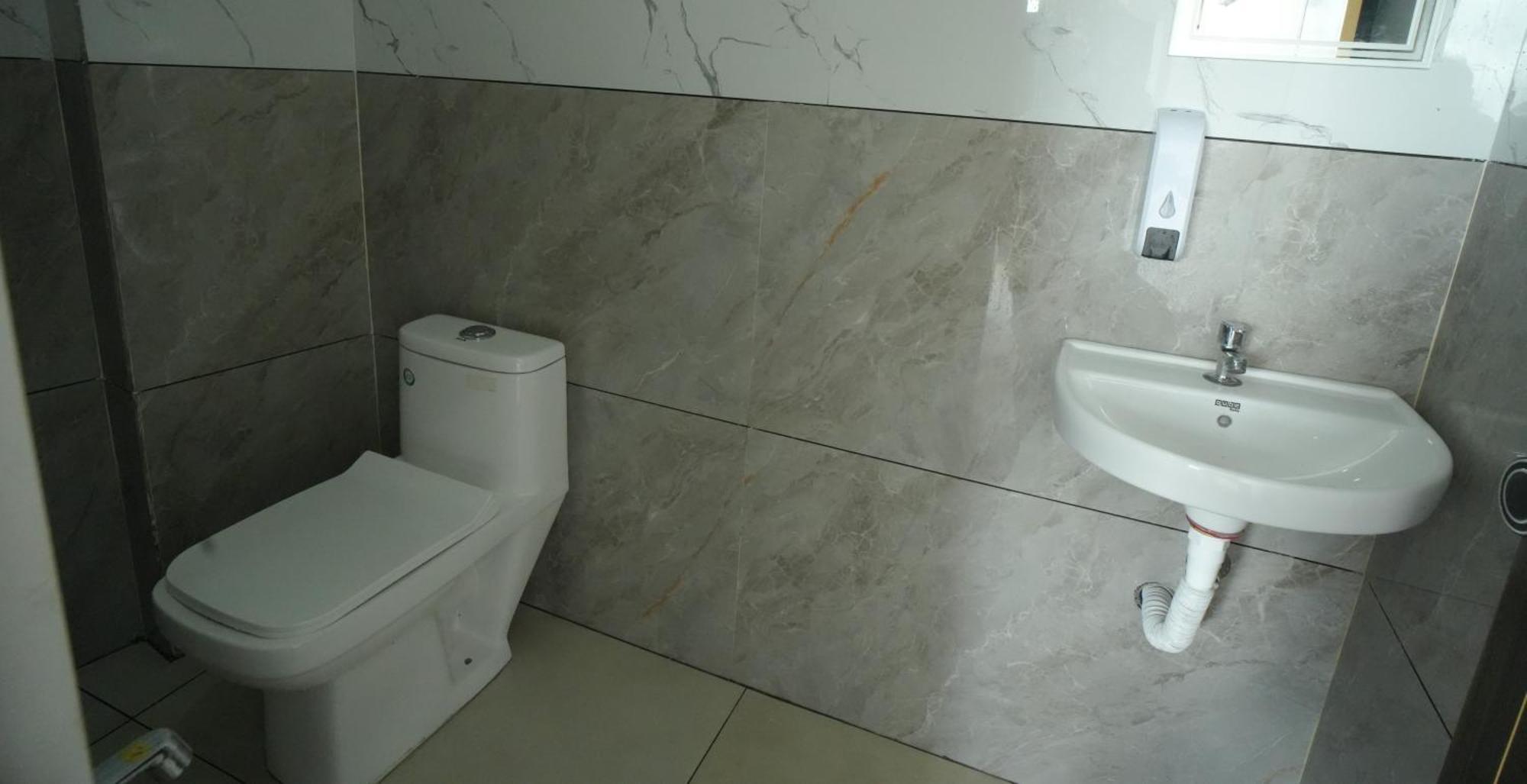Port View Residency Pvr 호텔 니둠바서리 외부 사진