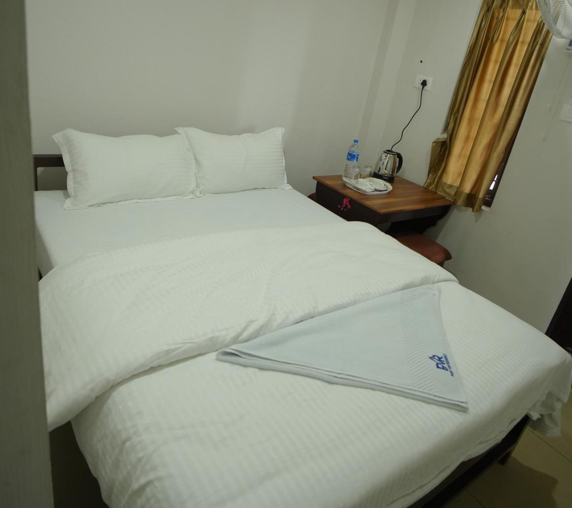 Port View Residency Pvr 호텔 니둠바서리 외부 사진